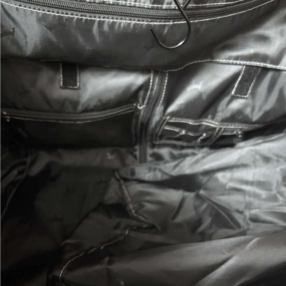 DraftKings branded black nylon duffel bag / suit / large travel many components